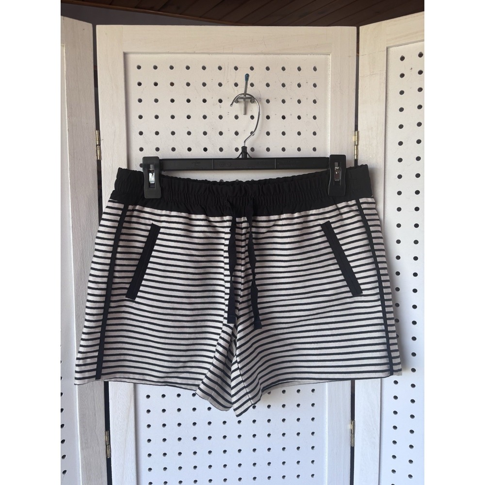 Loft Women's 4 Pull On Striped Casual Shorts Black Cream Rayon Poly Nylon